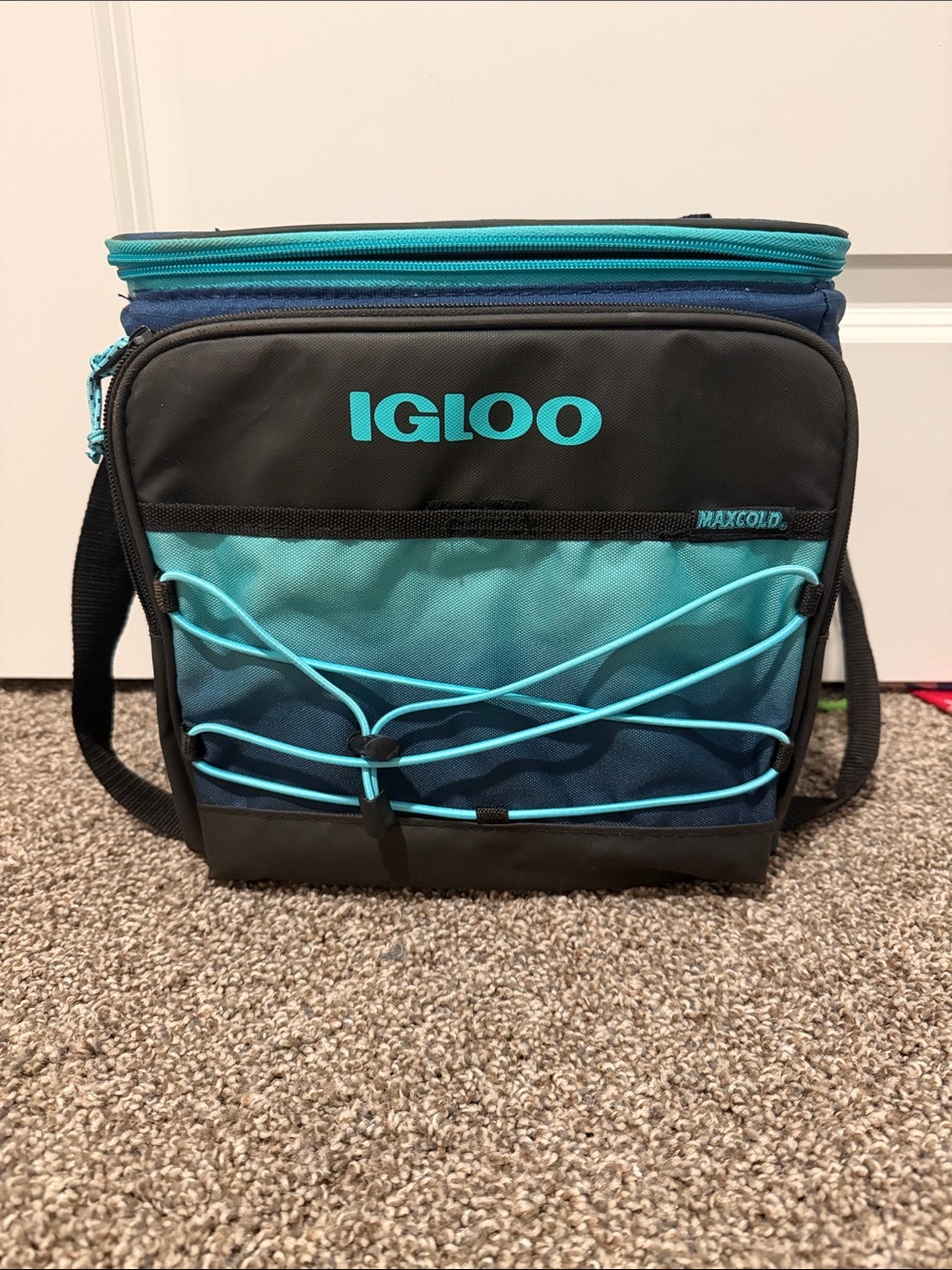 Igloo Teal and Navy Insulated Duffel Cooler Bag